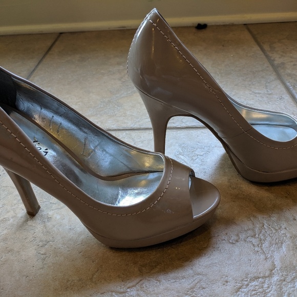 Candies Neutral Platform Heels - Picture 5 of 5